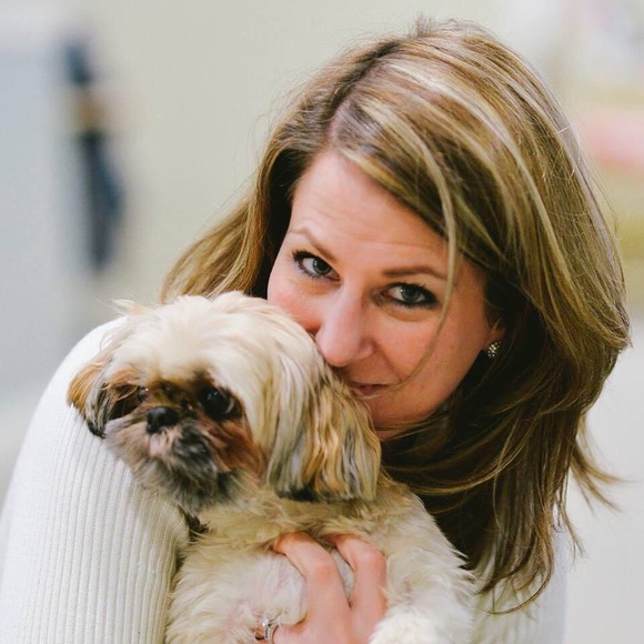 Meet your Posher, Lara - Picture 1 of 1